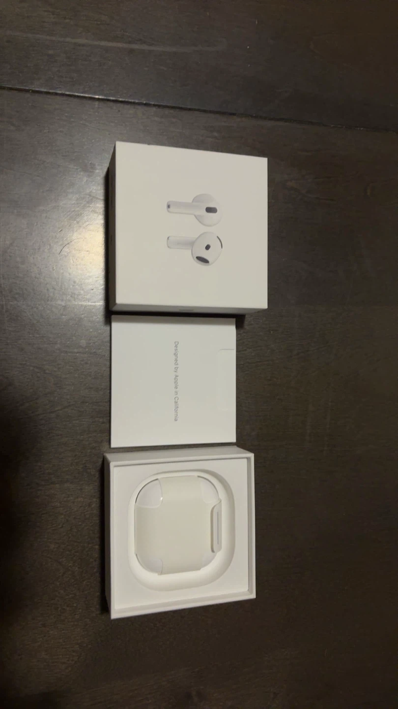 Apple AirPods 4 - photo 2