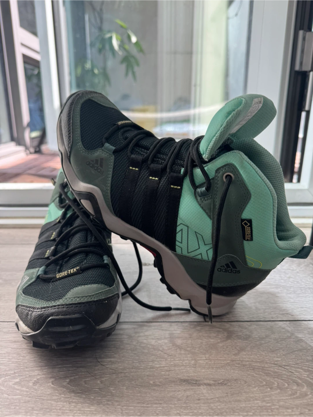 Size 7 - Adidas Gore-Tex Hiking Boots all seasons - photo 2