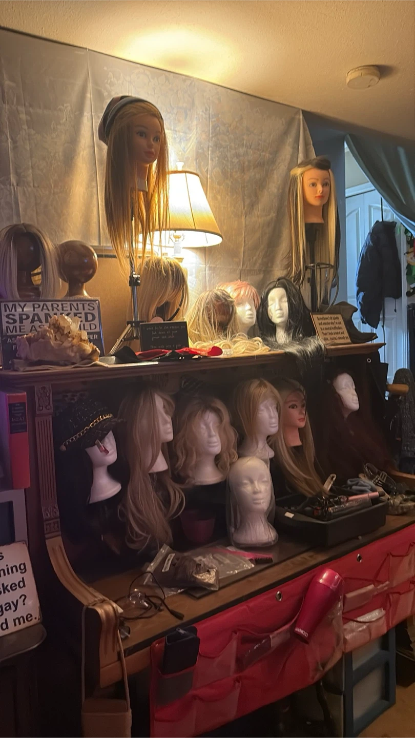 Large Collection of Assorted Wigs and Hairpieces - photo 3