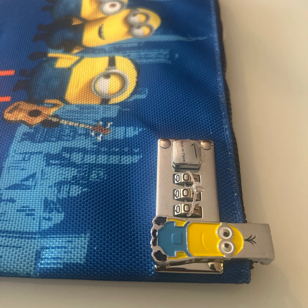 Vaultz Minions 🏈 Locking Binder Pouch - photo 2