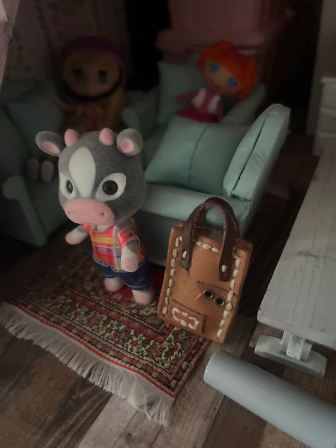 Calico Critters cow figure with brown tote bag 🏈