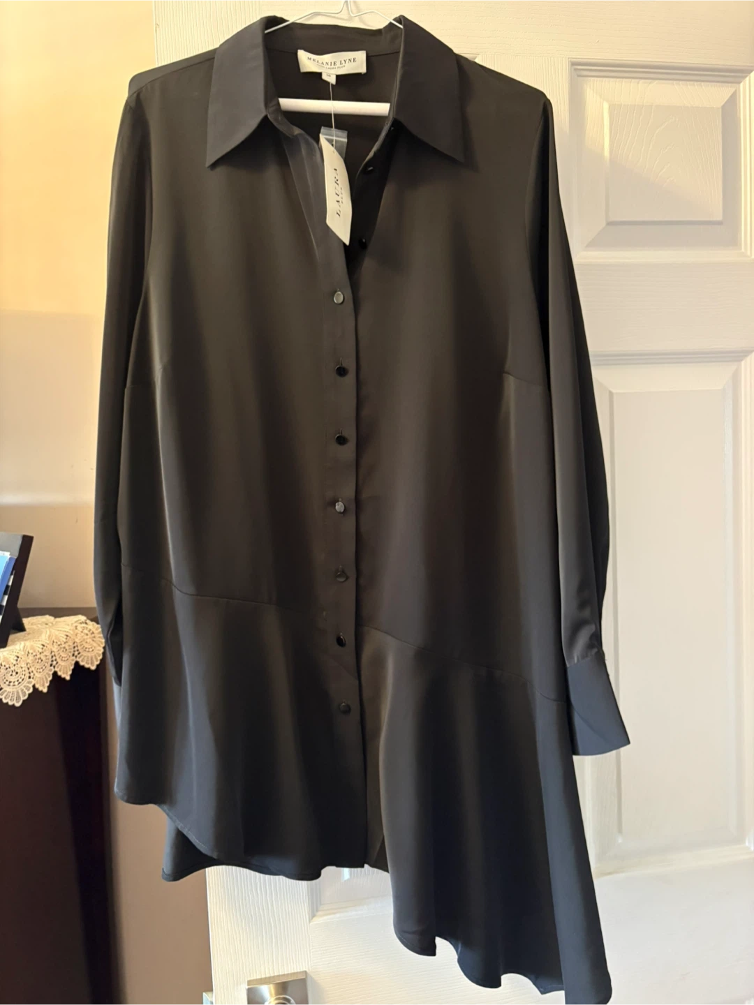 Melanie Lyne Black Button-Down Shirt Size 16