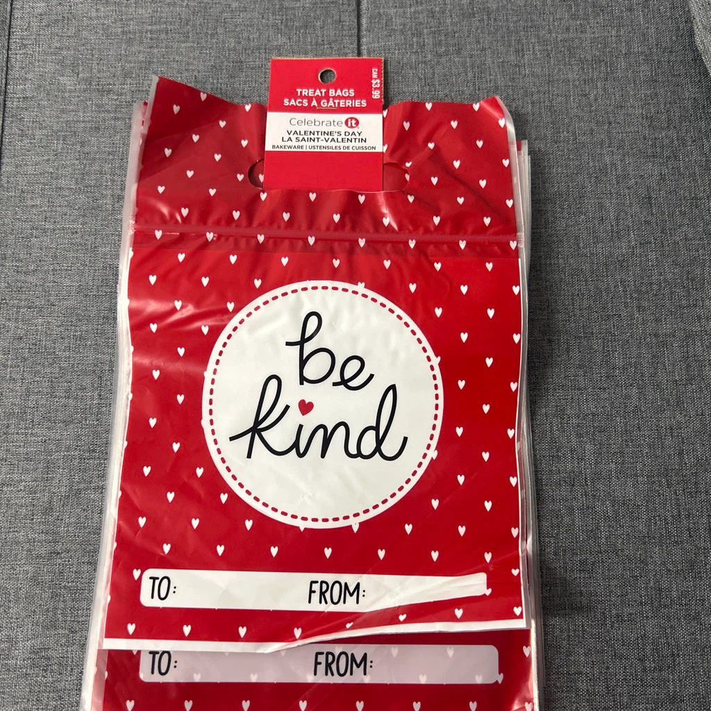 Celebrate It Valentine's 🏈 Day Treat Bags - photo 2