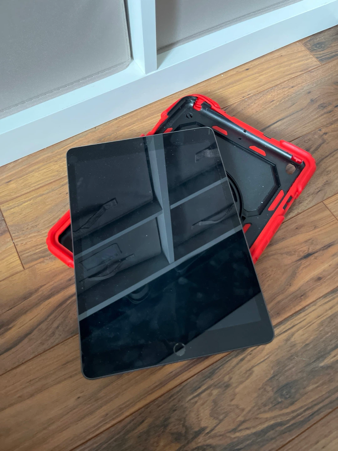Apple iPad 7th generation iCloud unlocked - photo 3