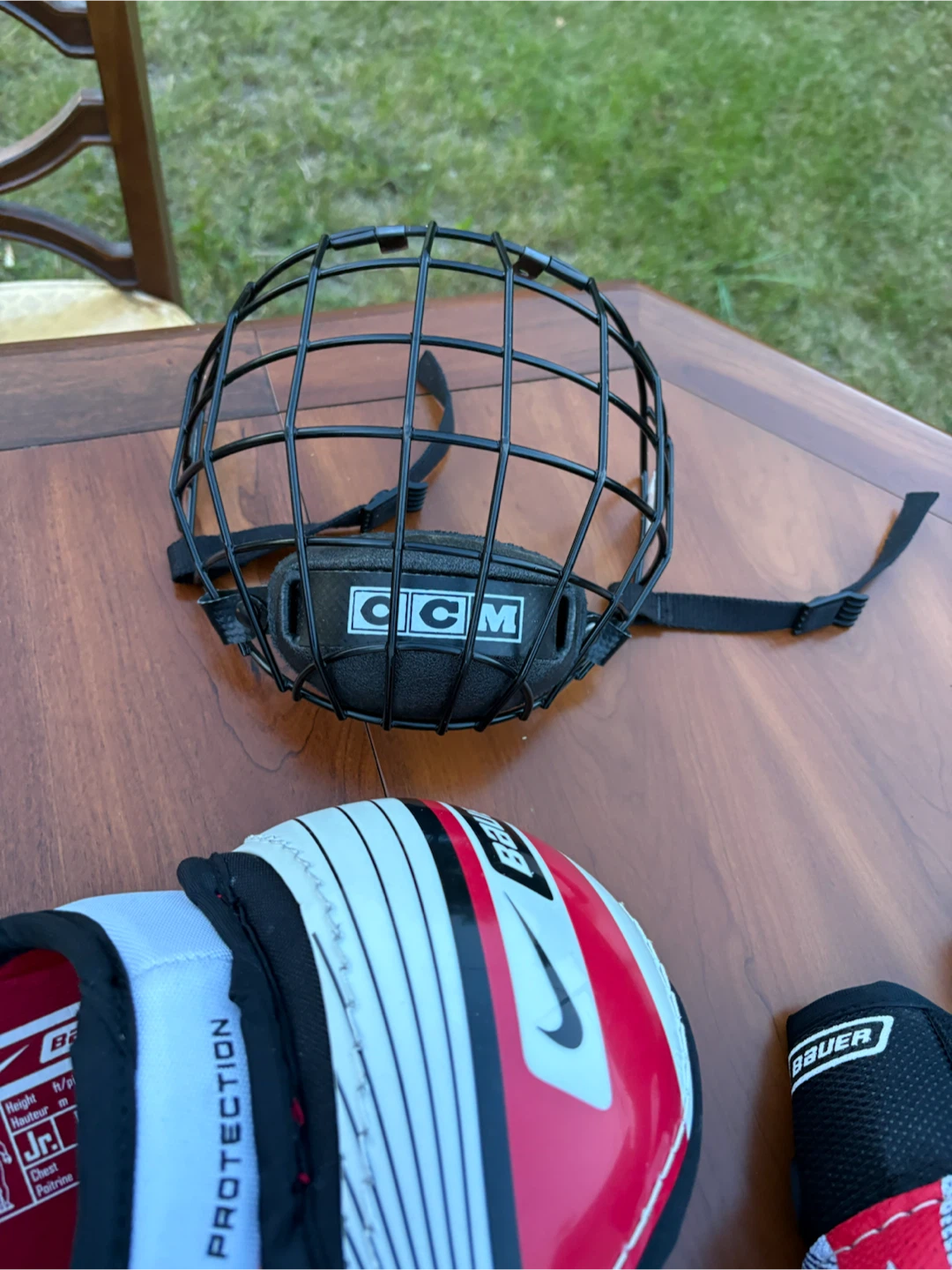 Junior Hockey Equipment Lot – Nike Bauer  / Supreme / Mission - photo 5
