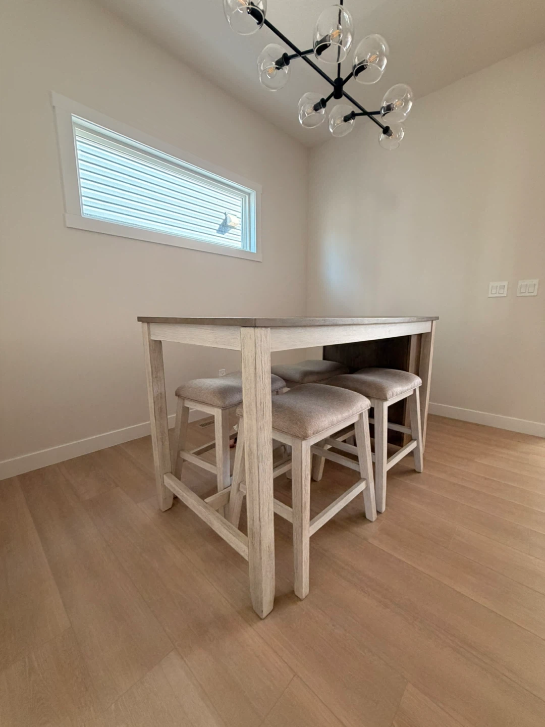 Dining table - photo 2