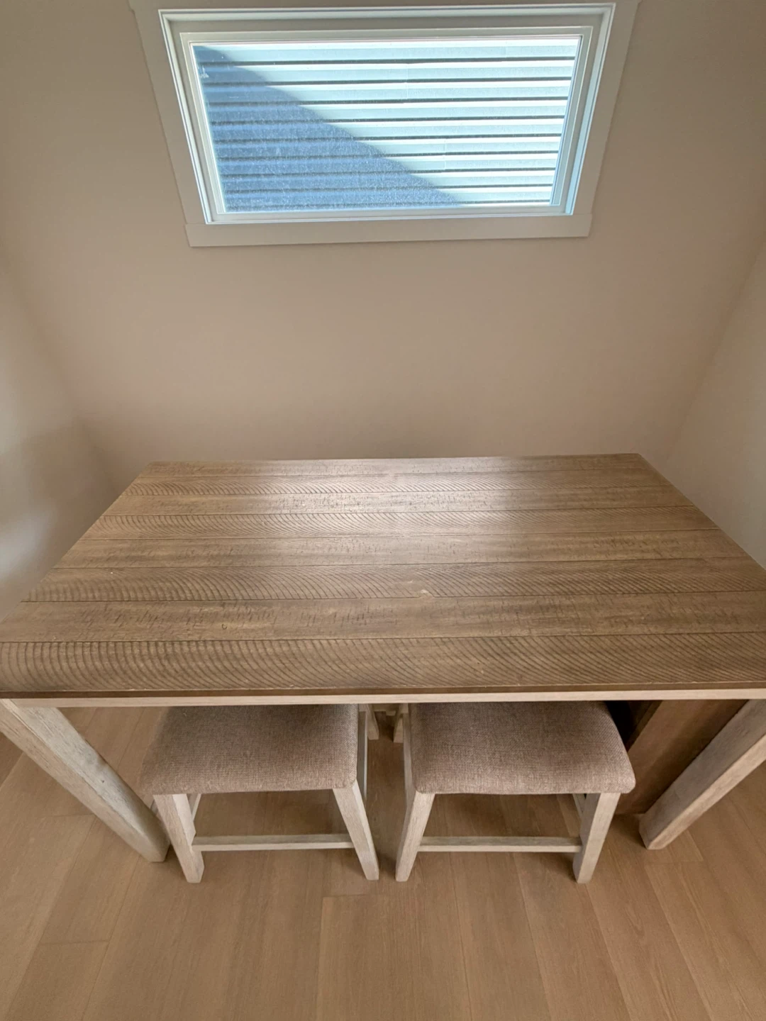 Dining table - photo 3