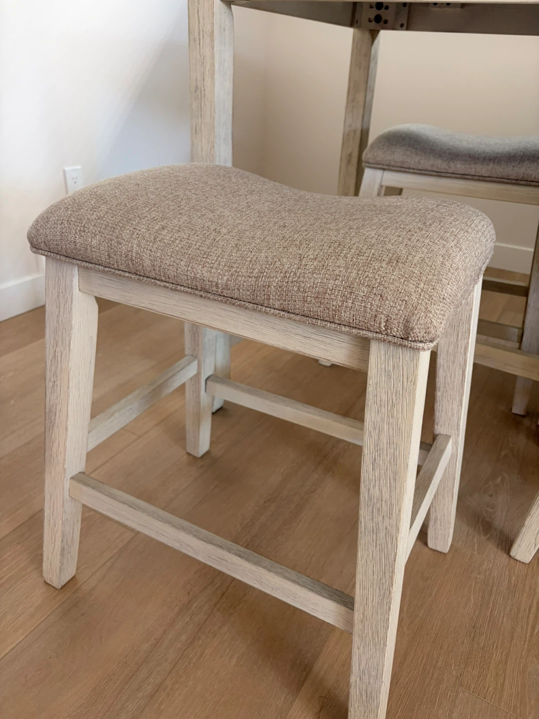 Dining table - photo 5