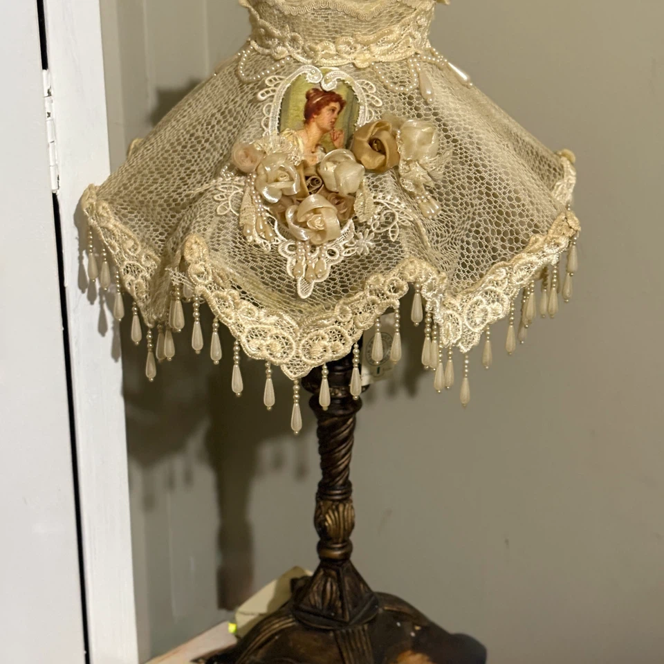 Victorian Style Table Lamp with Lace Shade