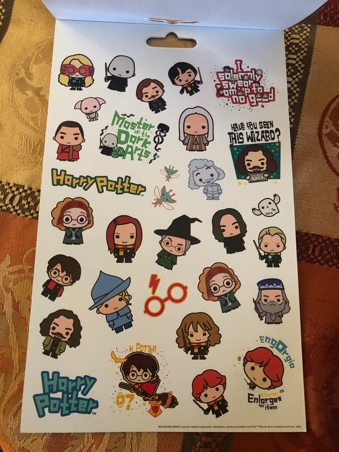 Harry Potter Stickerland Sticker Book 🏈 - photo 3