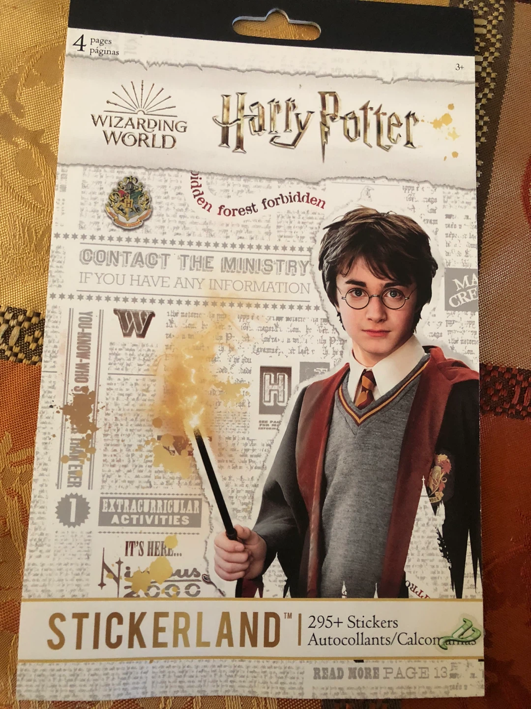 Harry Potter Stickerland Sticker Book 🏈