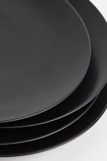 H & M Set of 4 Black Ceramic Plates - photo 2