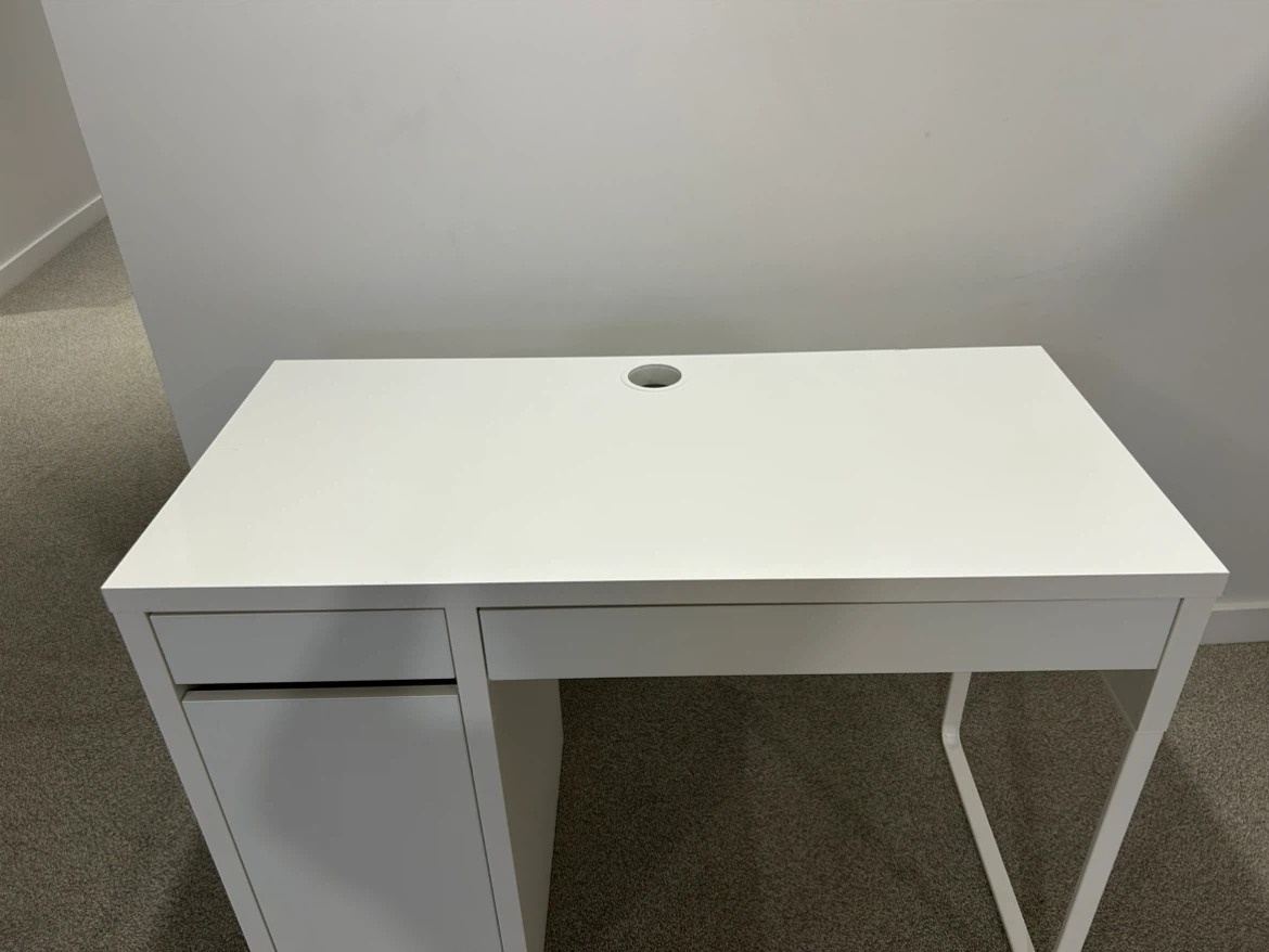 IKEA MICKE desk, white - photo 2