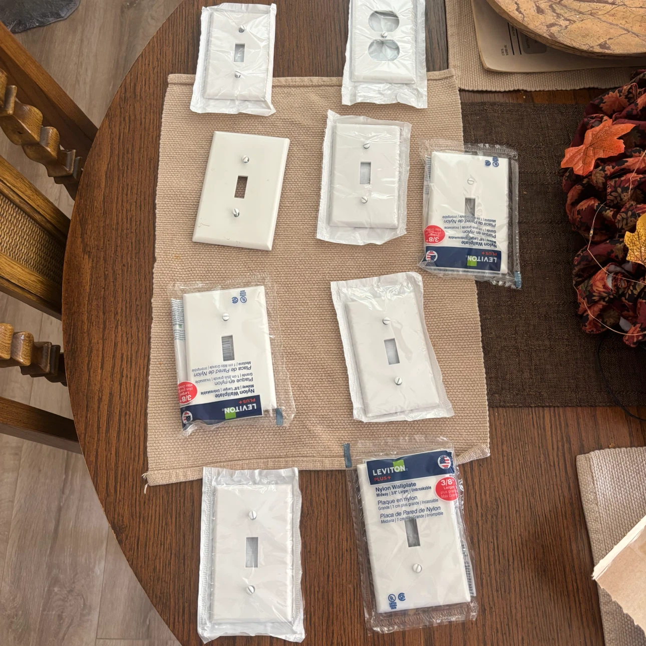 Leviton Plus+ Nylon Wallplates, 8-Pack