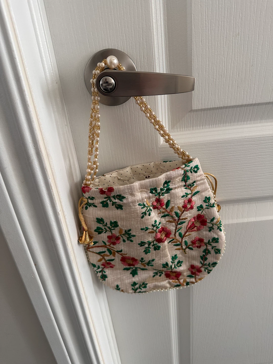 Brand new Embroidered Floral Potli Bag - photo 2