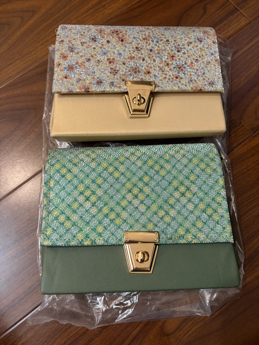 Two decorative handbags completely new $15 for both - photo 2