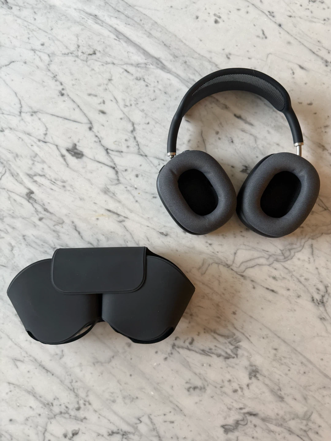 Apple AirPods Max (USB-C) – A3184 – Midnight - Like New