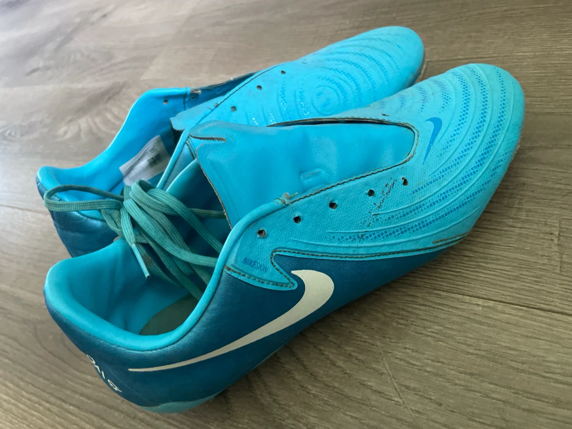 Nike Phantom GX men’s Soccer Cleats