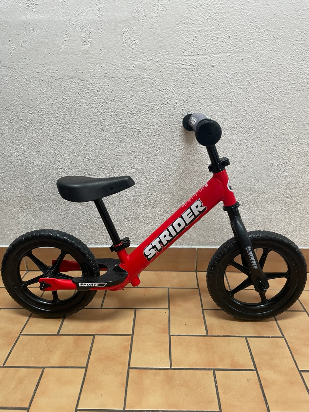 Strider 12 Sport Balance Bike - Red