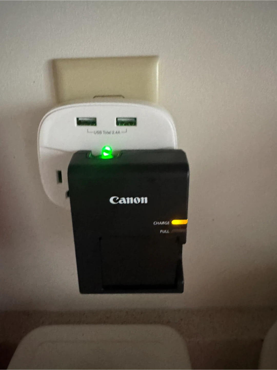 Canon  Rebel T100 DSLR - photo 3