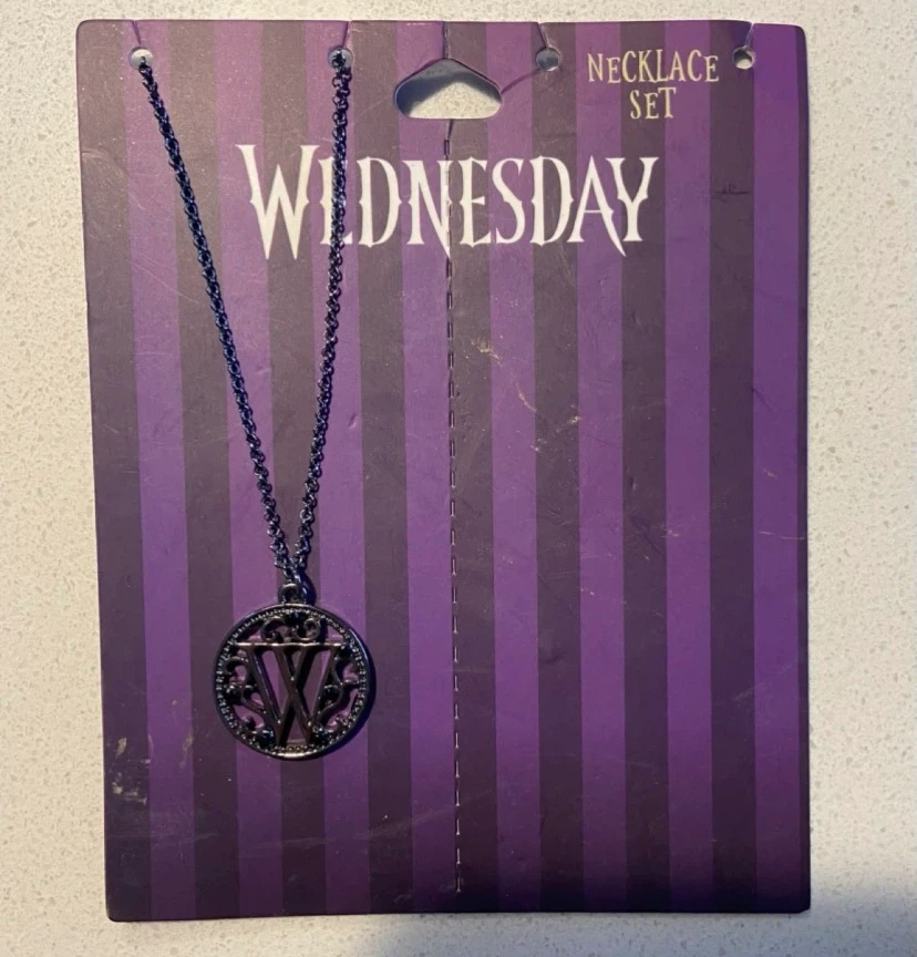 🏈 NEW Wednesday Addams Initial W Pendant Necklace