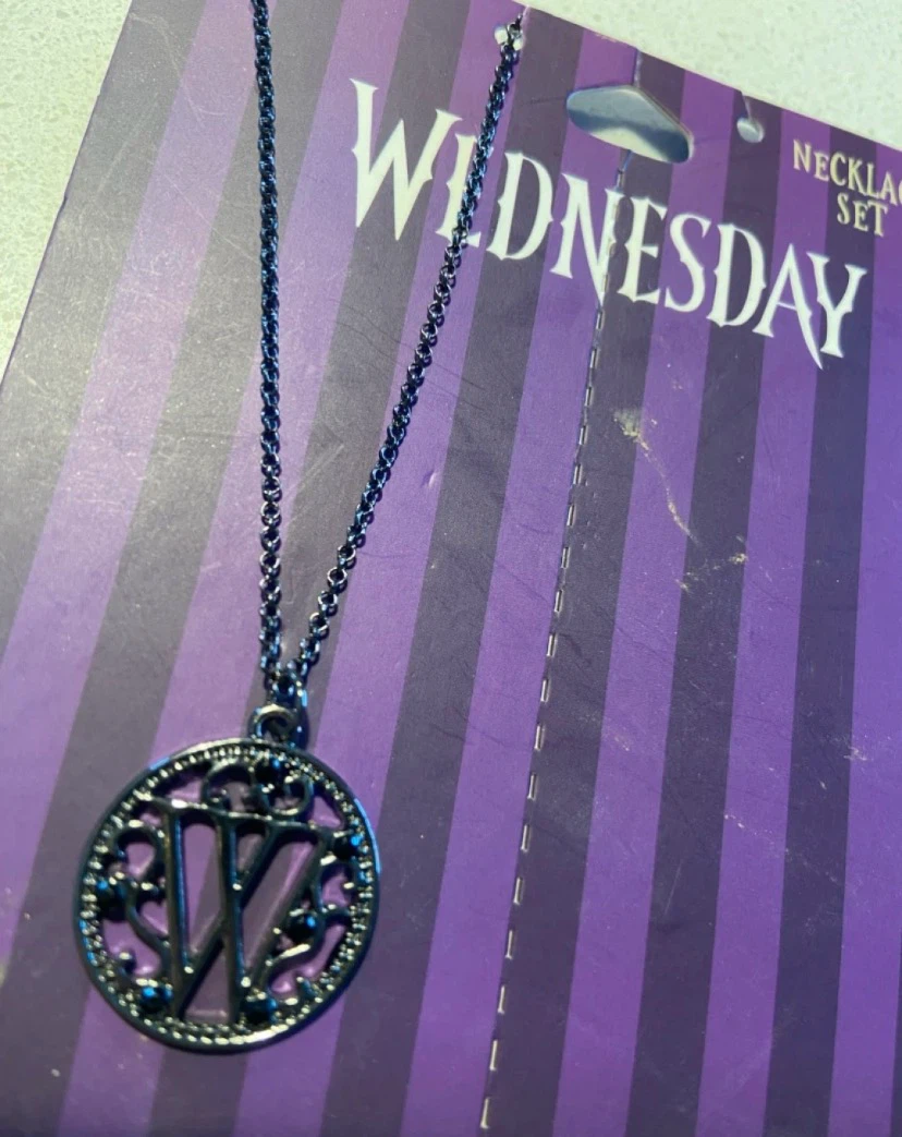 🏈 NEW Wednesday Addams Initial W Pendant Necklace - photo 2