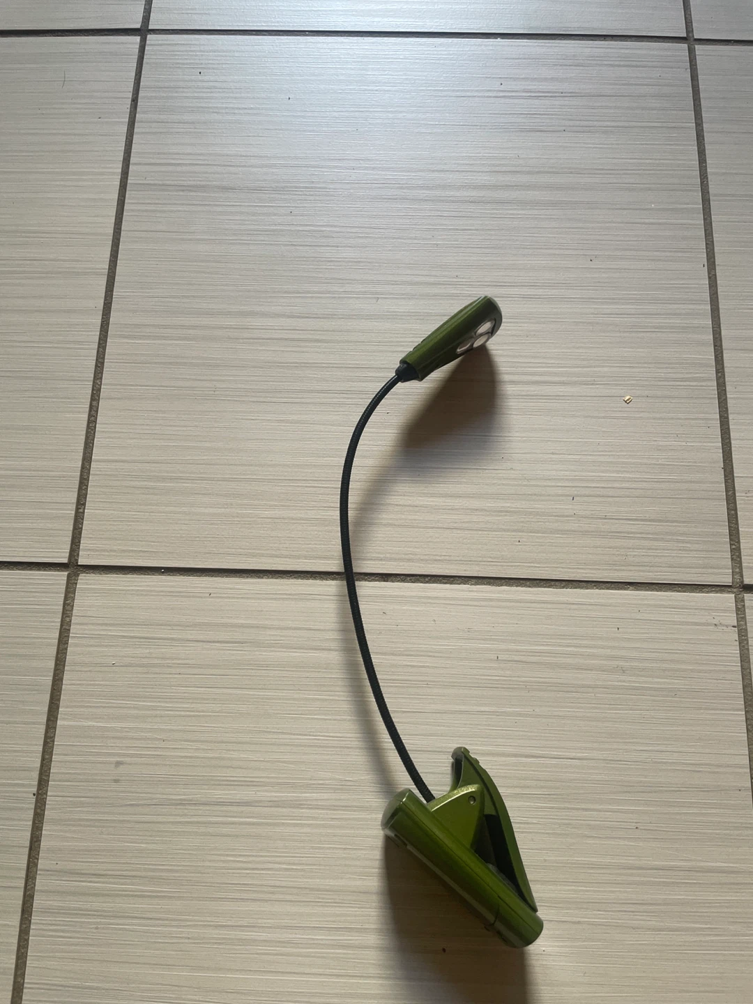 🏈Green LED Clip-On Reading Light