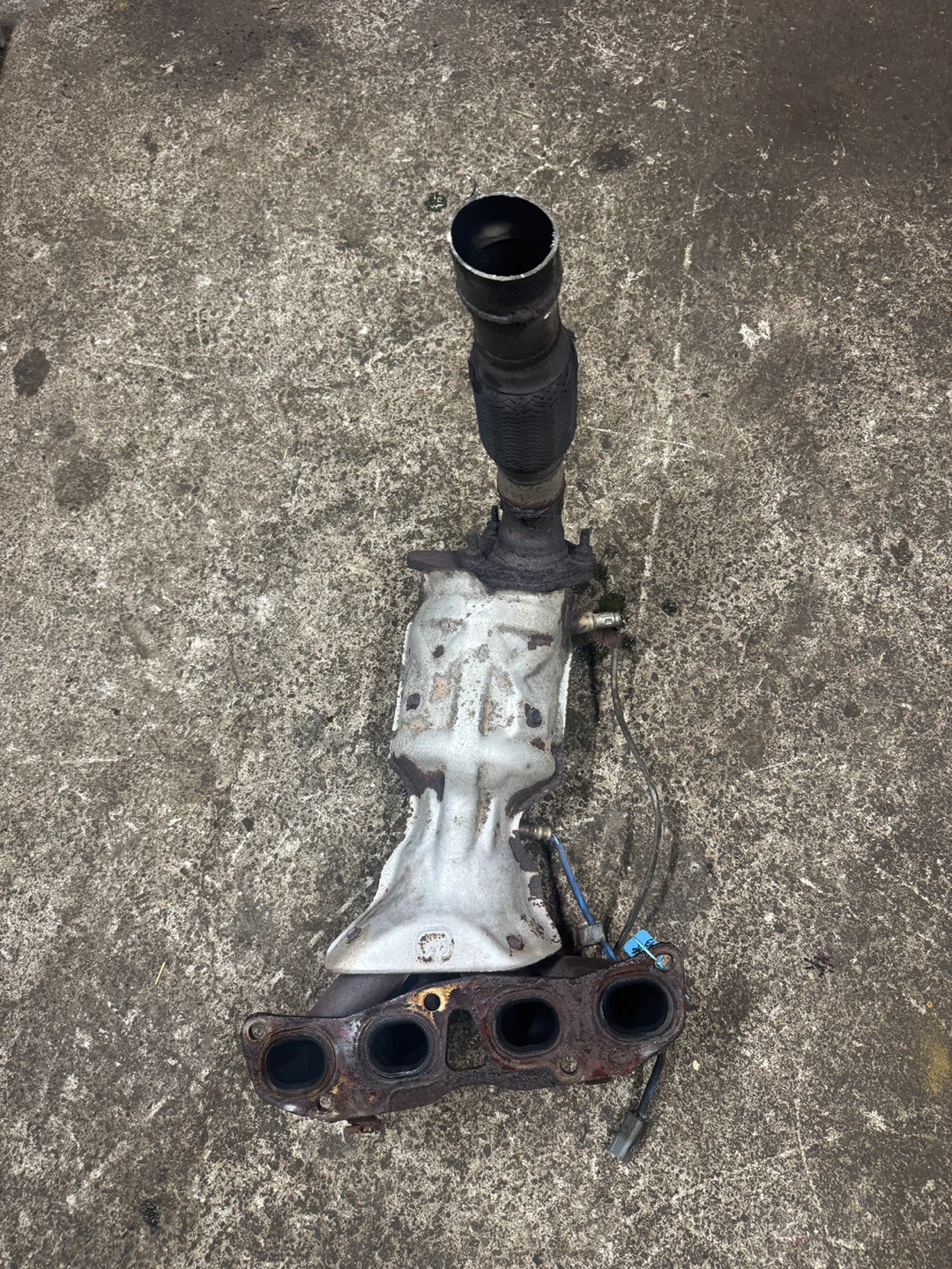 Exhaust Manifold with Catalytic Converter Nissan rogue
