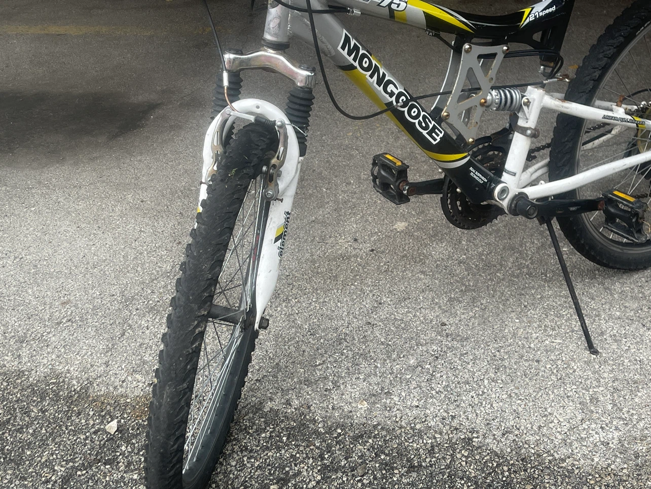 Mongoose XR-75 Mountain Bike - photo 2