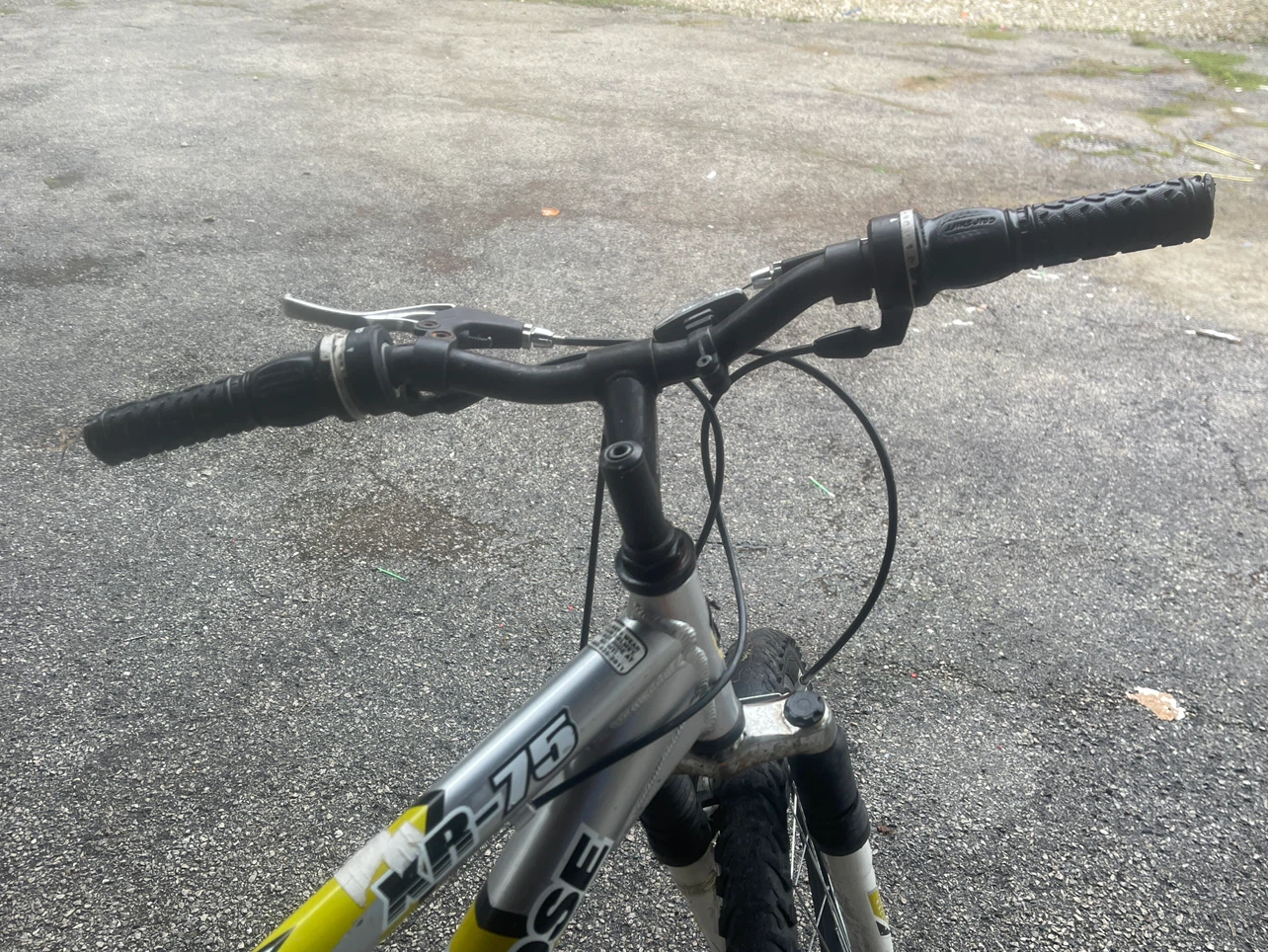 Mongoose XR-75 Mountain Bike - photo 4