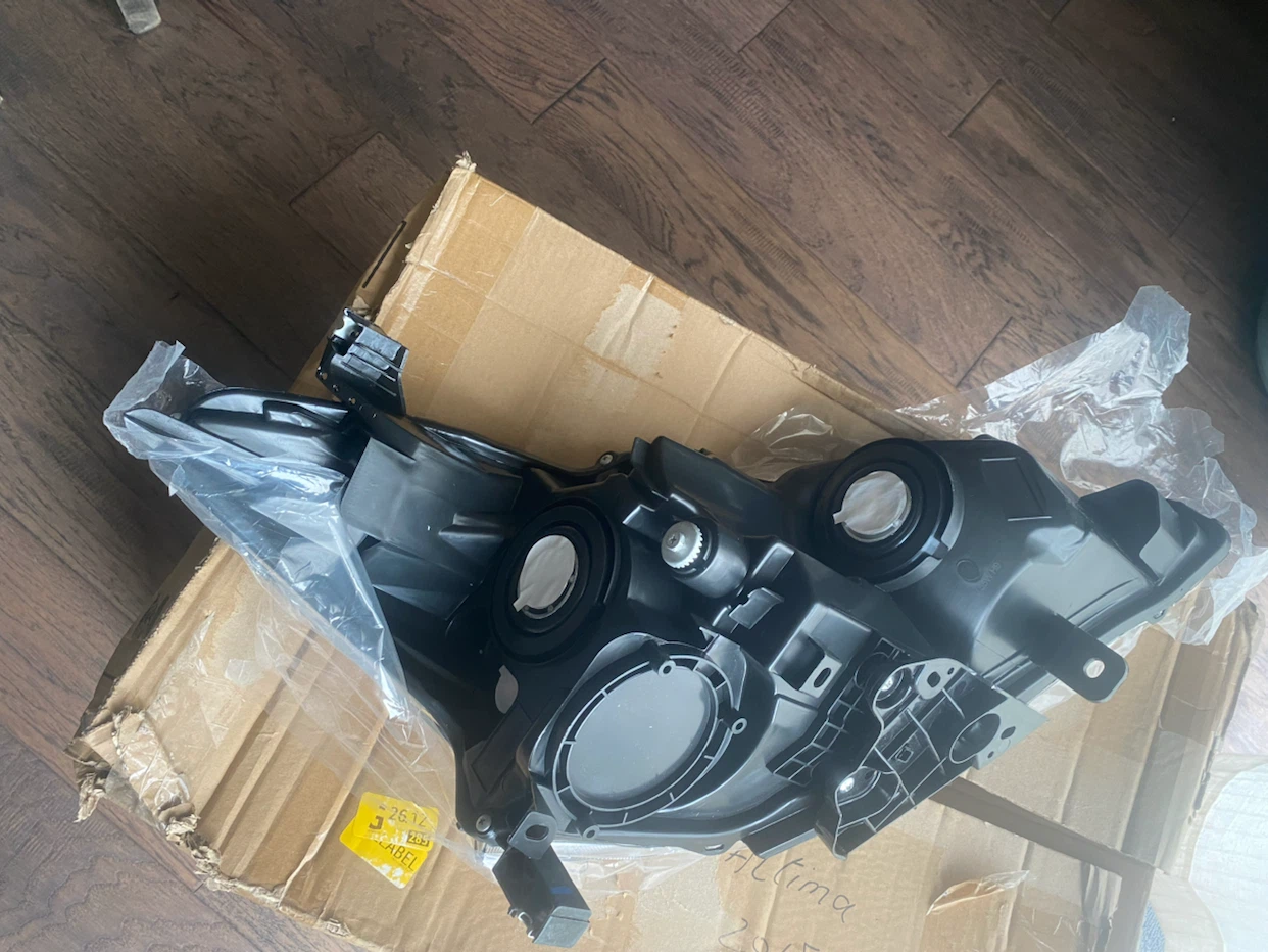 Nissan Altima Headlight - photo 4