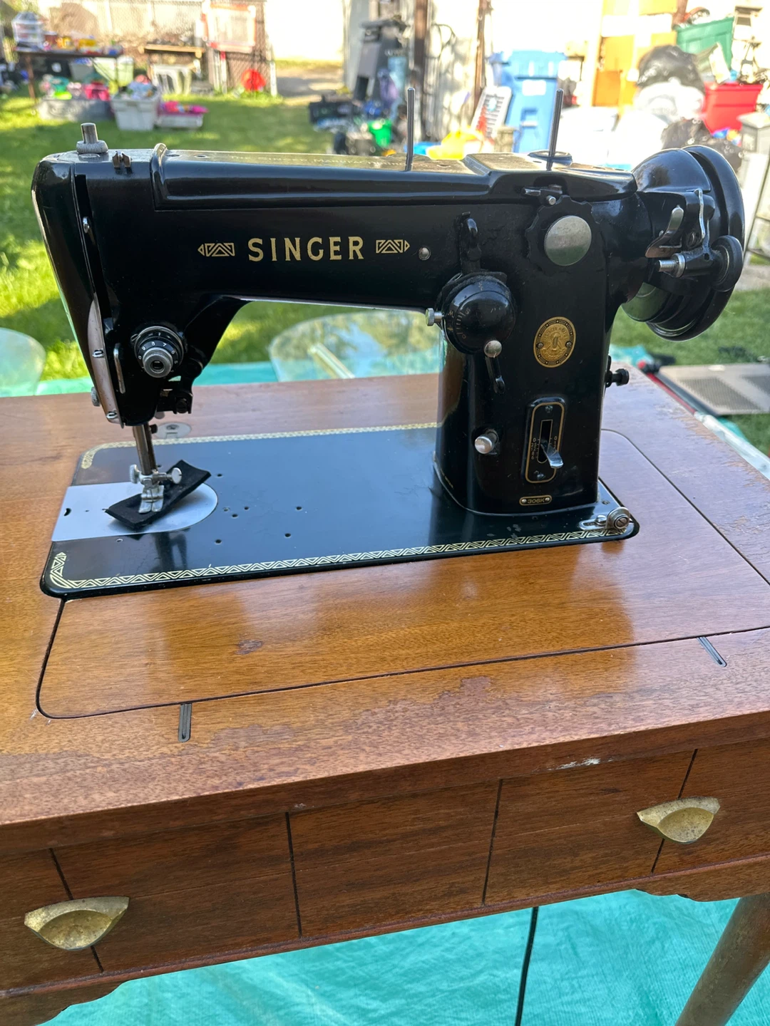 Vintage Singer 306K Sewing Machine in Wooden Cabinet - photo 2