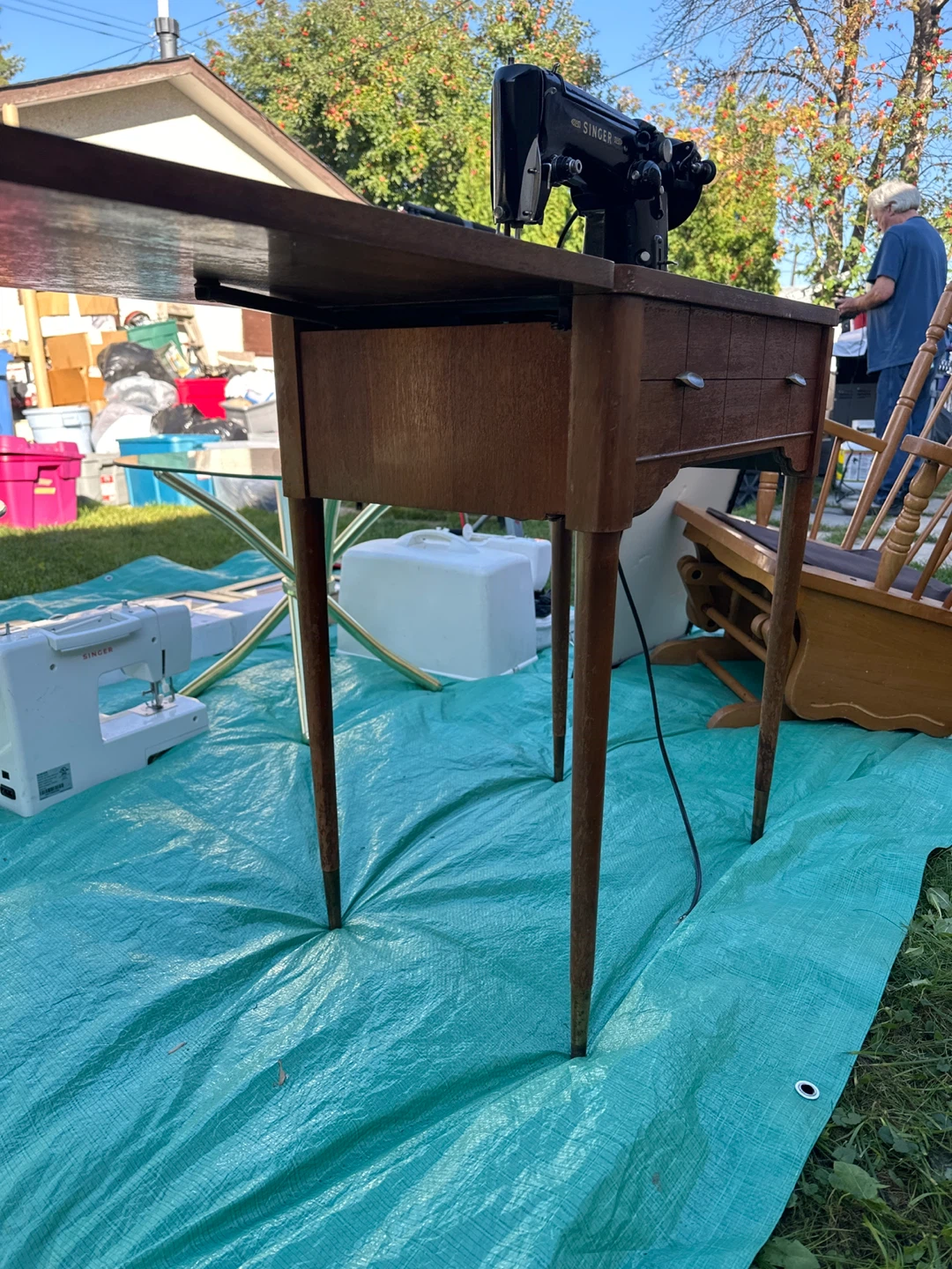 Vintage Singer 306K Sewing Machine in Wooden Cabinet - photo 5