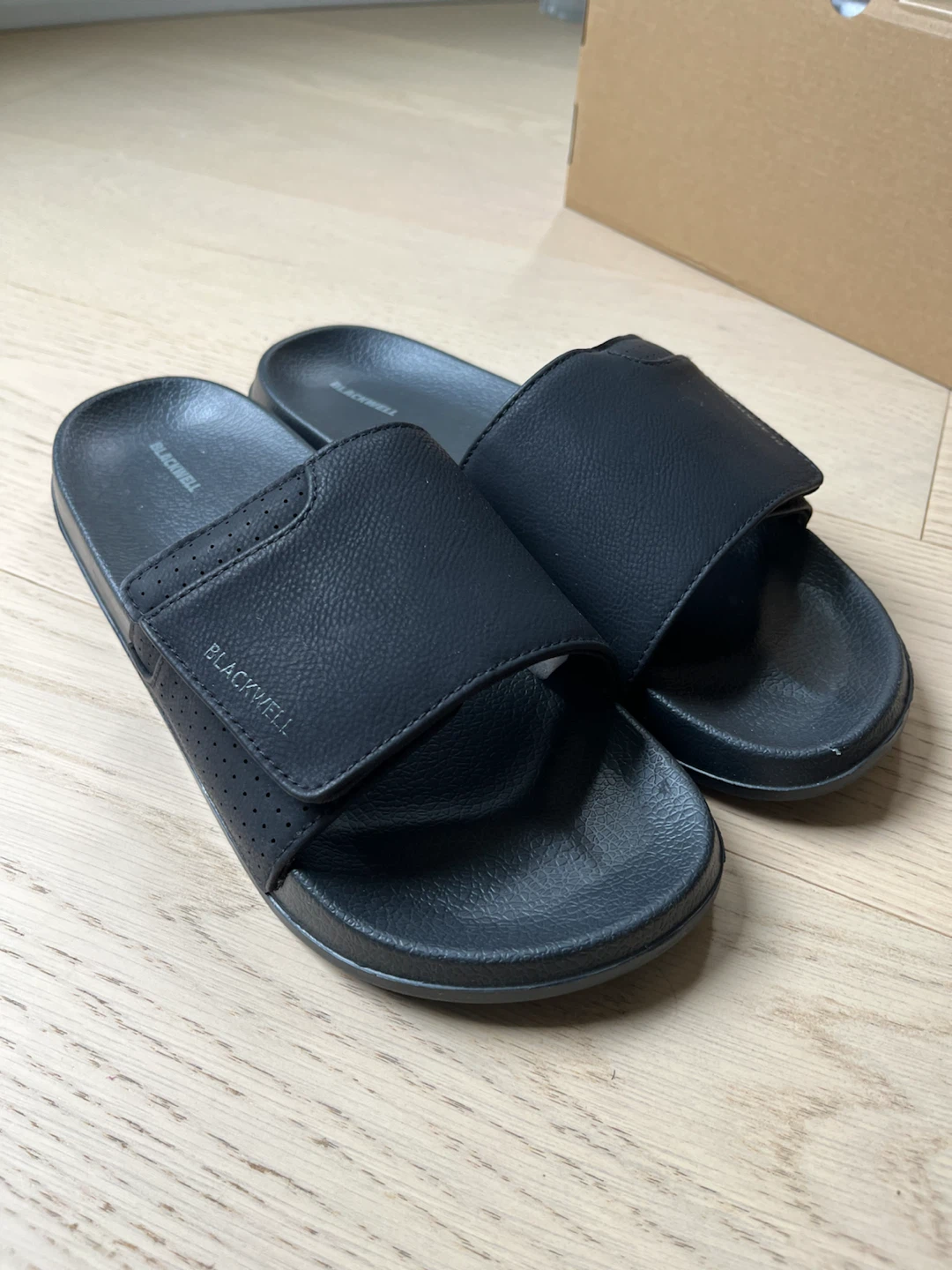 Blackwell black slide sandals size 11