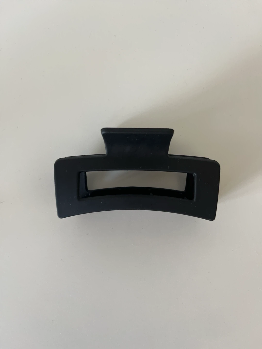 Black claw clip medium🏈