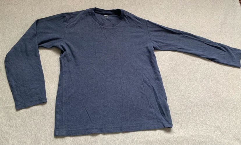 Blue Uniqlo long-sleeve T-shirt - Size Medium 🏈