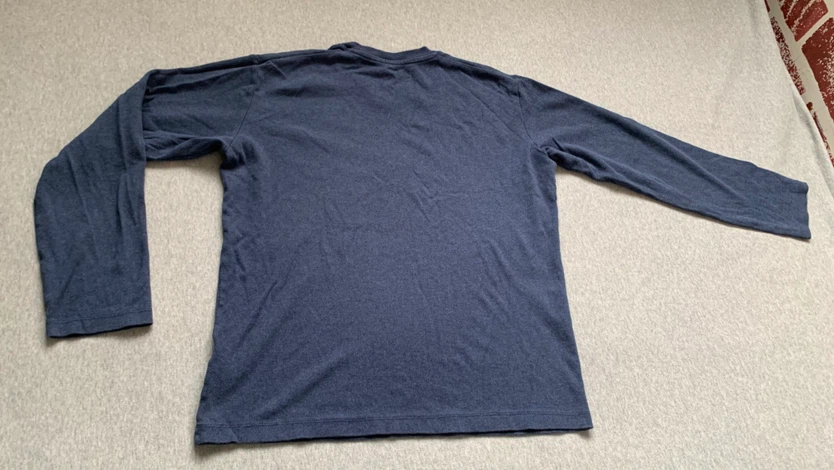Blue Uniqlo long-sleeve T-shirt - Size Medium 🏈 - photo 2