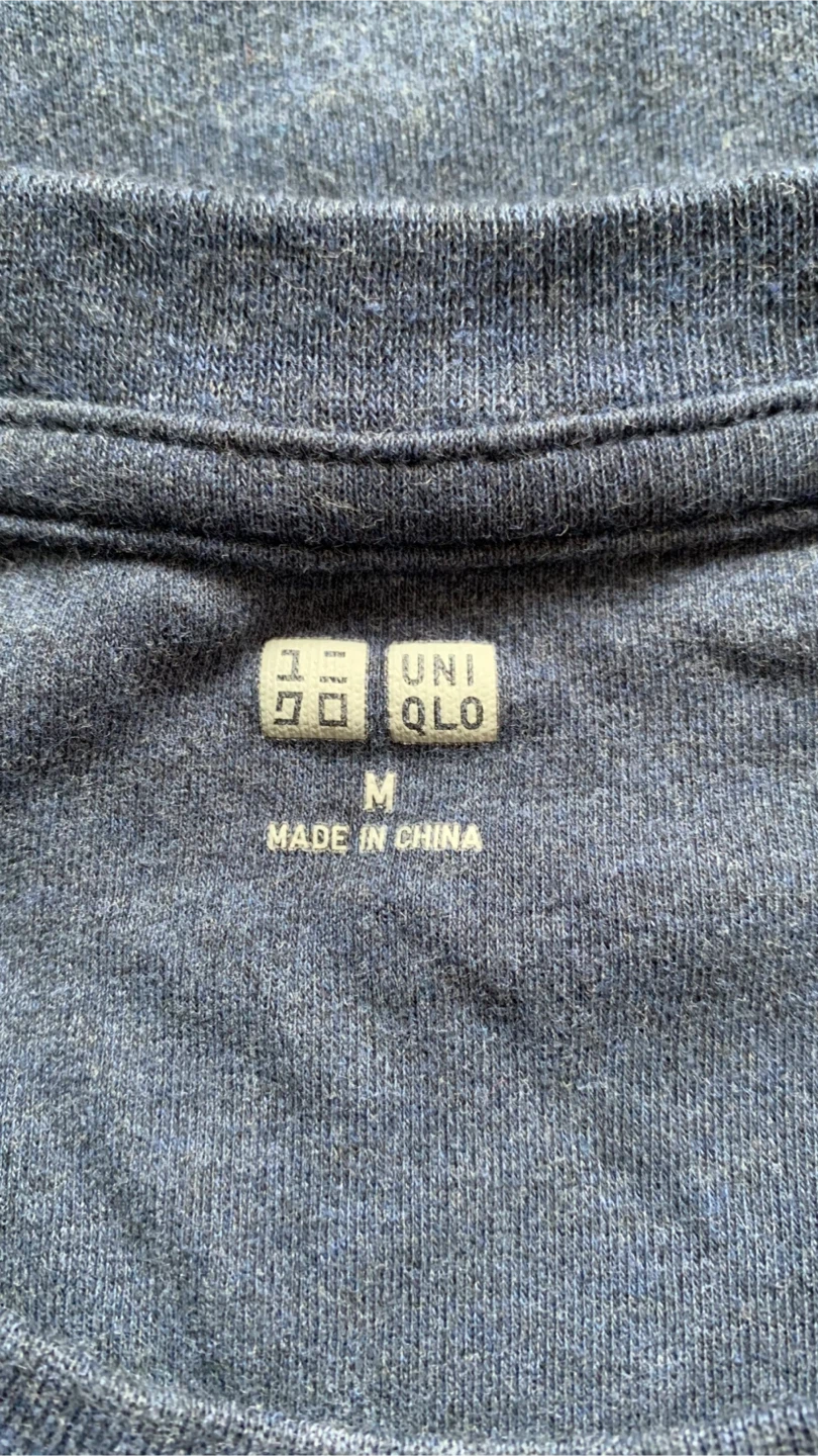 Blue Uniqlo long-sleeve T-shirt - Size Medium 🏈 - photo 3