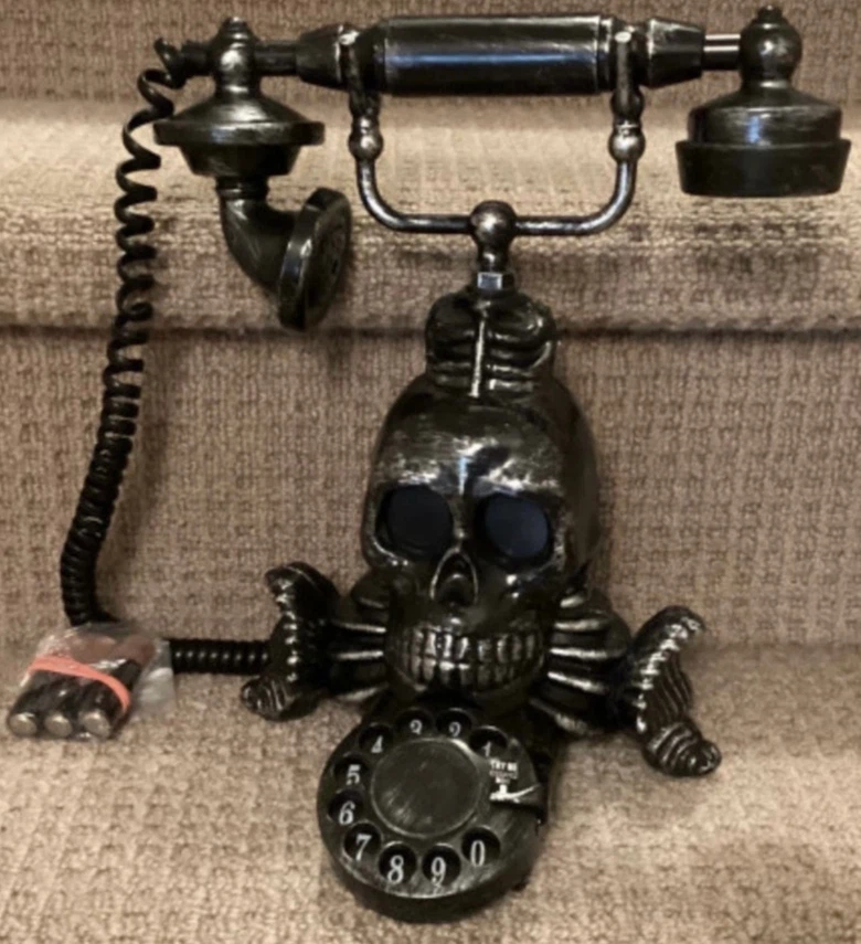 Assorted Halloween Decor Items - photo 4