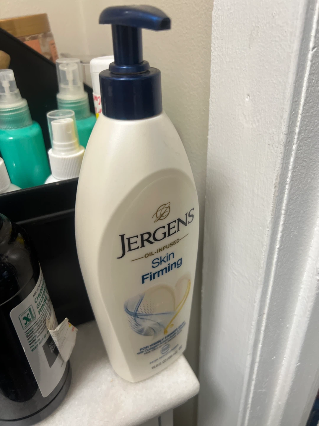 Jergens Oil-Infused Skin Firming Lotion 🏈
