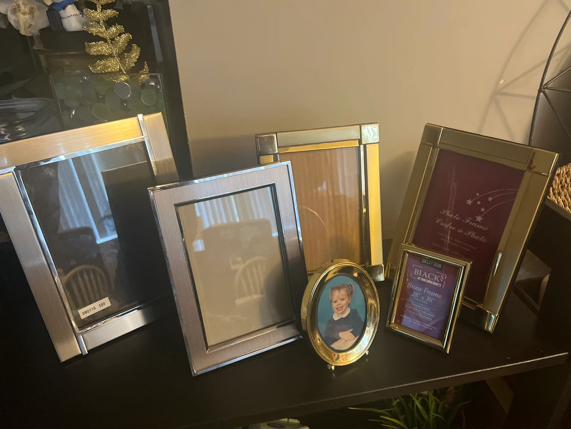Set of 5 Assorted Brass and Metal Picture Frames - photo 2