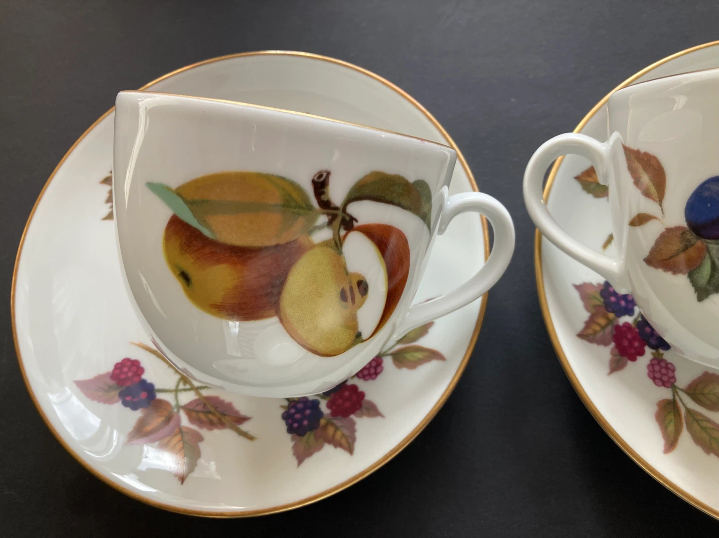 Royal Worcester Set of 4 teacups and saucers - photo 4