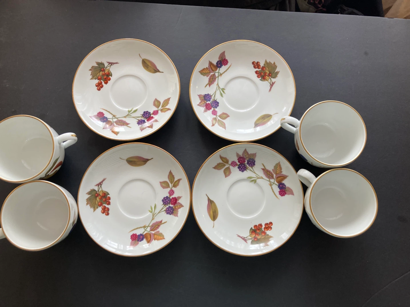 Royal Worcester Set of 4 teacups and saucers - photo 5