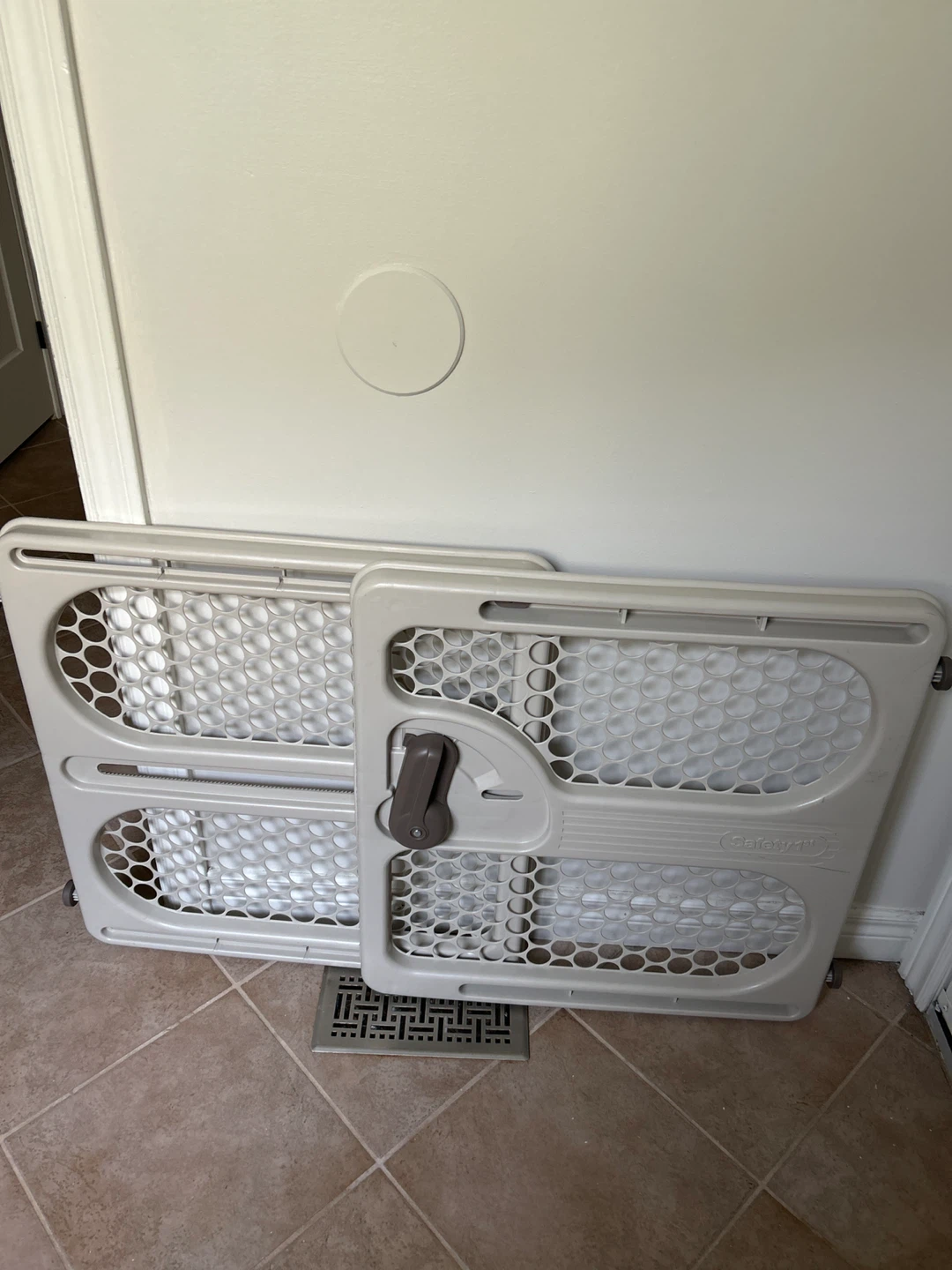 Safety 1st Baby Gate - photo 3