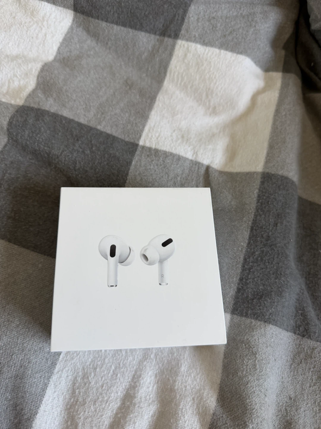 Apple AirPods Pro with MagSafe Charging Case