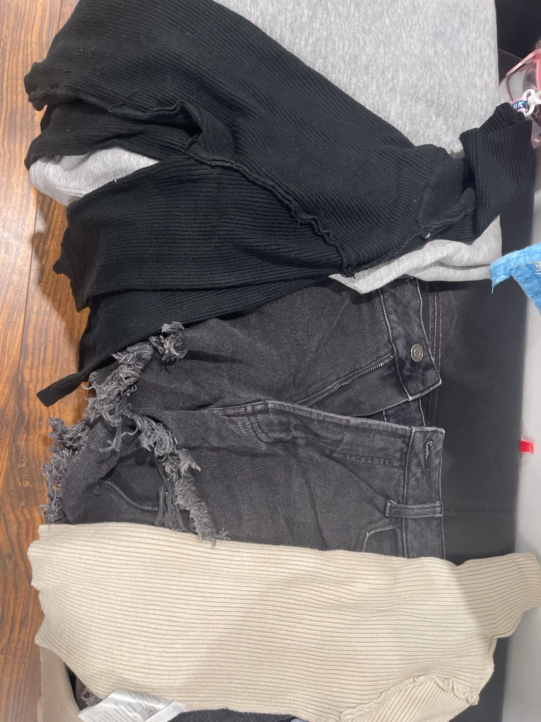 🏈Lot of 3 clothing items