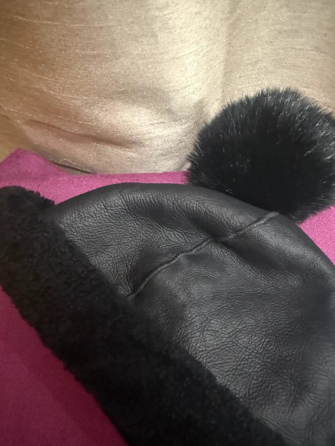 🏈Black Leather Shearling Pom-Pom Hat - photo 2