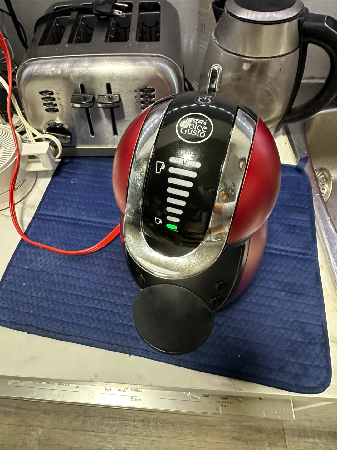 Nescafé Dolce Gusto Coffee Machine - photo 3