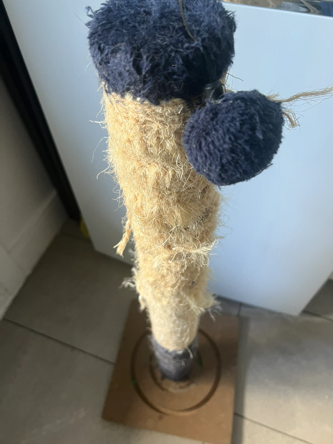 Cat Scratching Post - photo 2