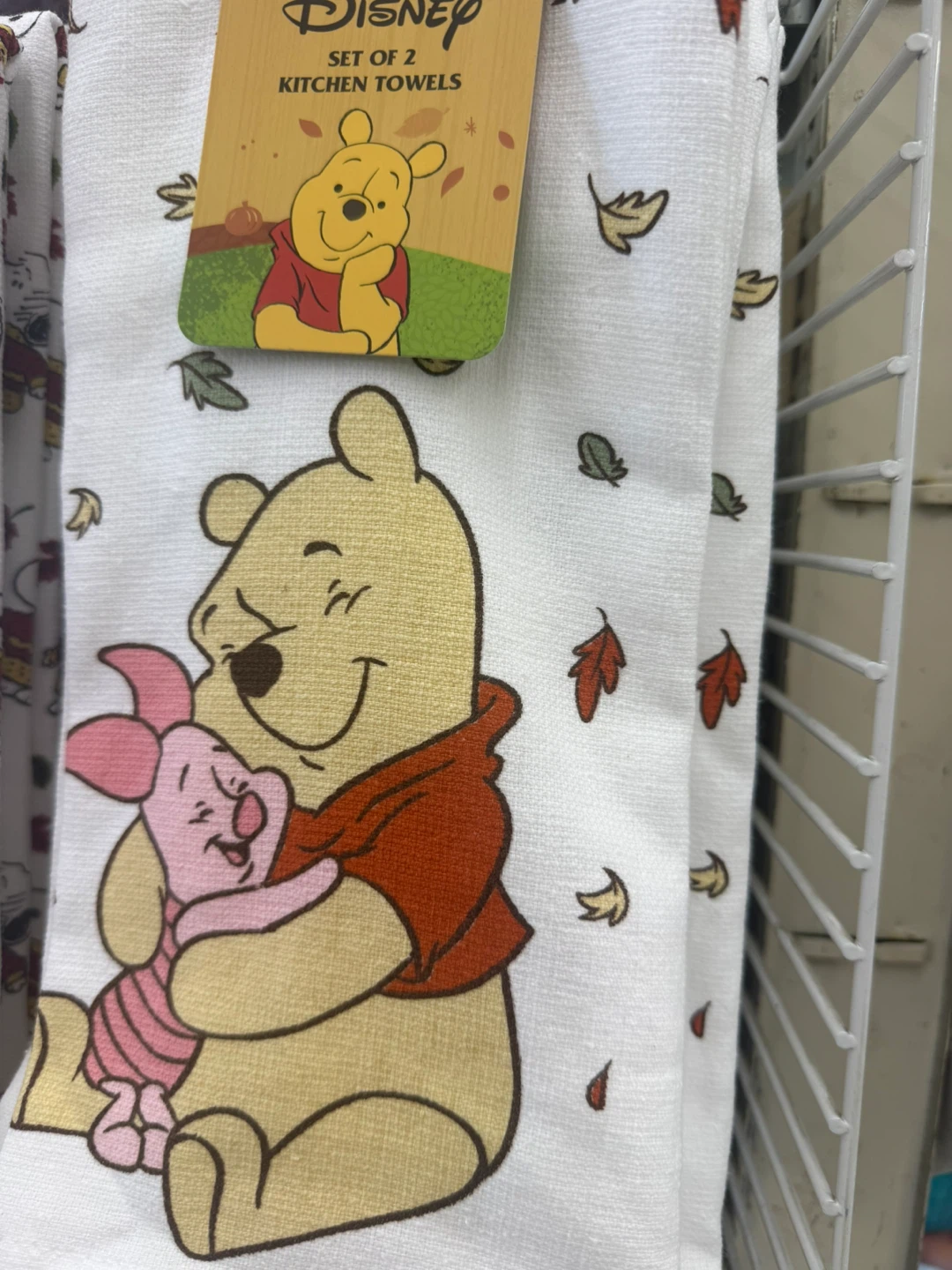 🏈 Disney Winnie the Pooh Kitchen Towels Set of 2